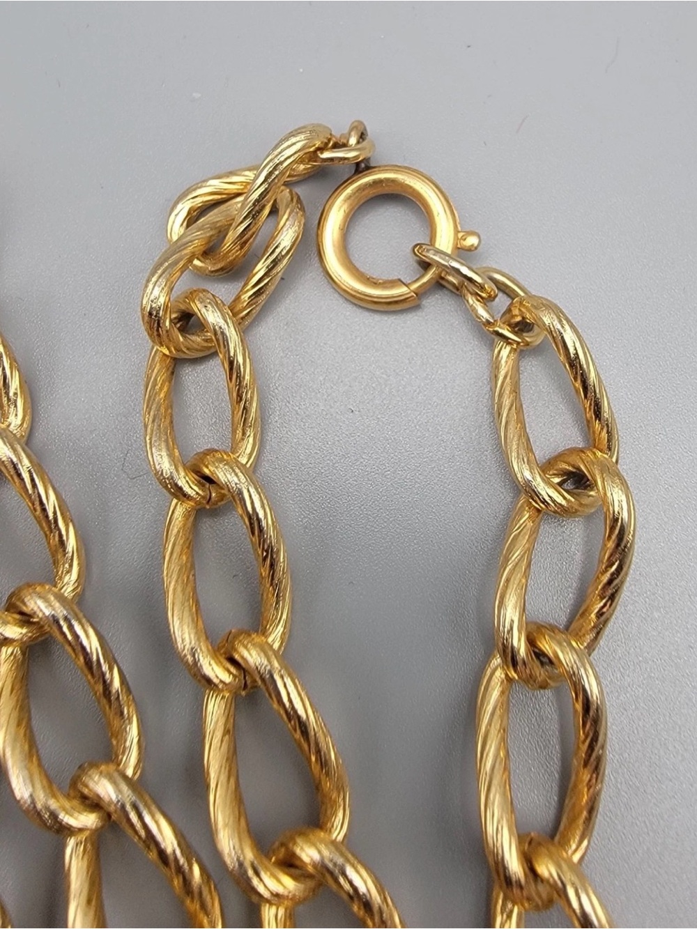 NAPIER Rare Double-Sided Gold Coin Medallion Pendant Necklace - Picture 4 of 6